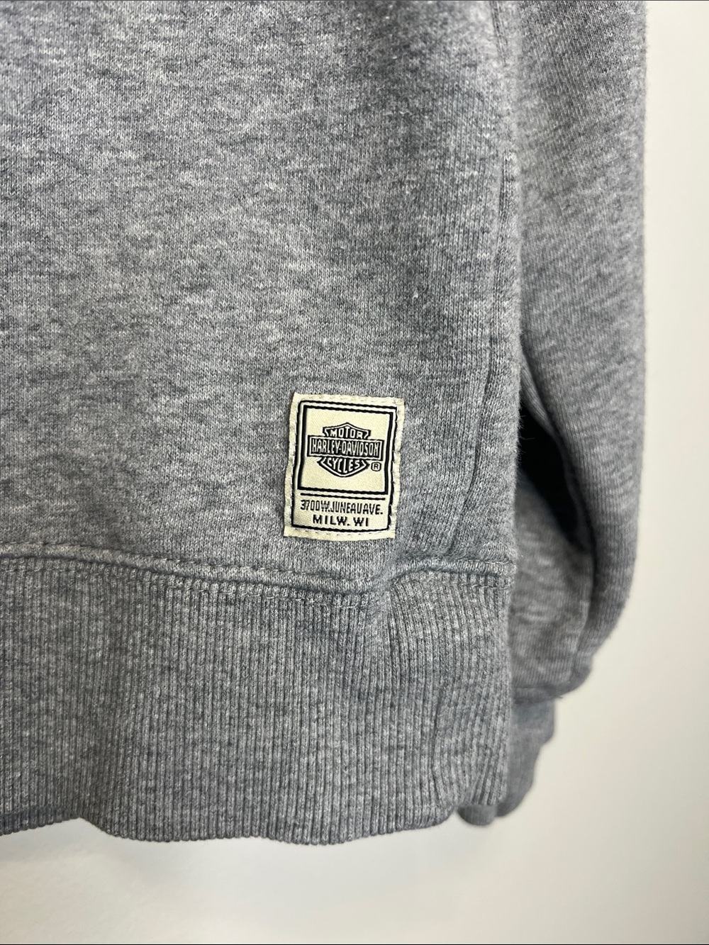 Harley-Davidson Distressed Print Logo Pullover Gray Sweatshirt size Medium - Picture 4 of 9